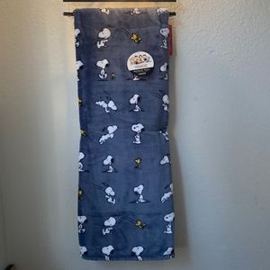NWT Snoopy Throw Blanket Extra Long Peanuts